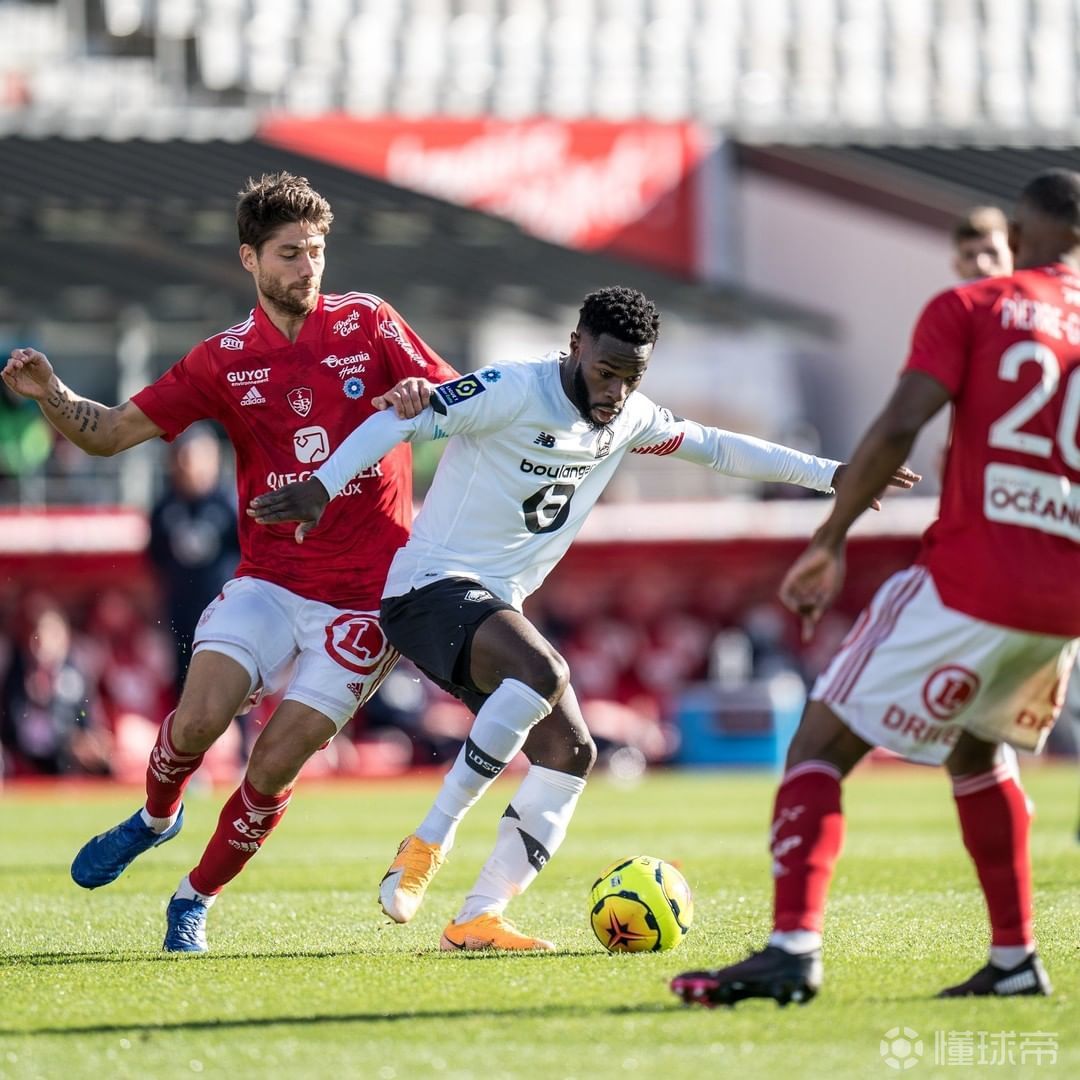 开云中国官网-从风云突变比利亚雷亚尔今夜再遭质疑到波特兰开拓者刷新队史纪录备战法国杯，门兴格拉德巴赫伤情更新备战法国杯的简单介绍