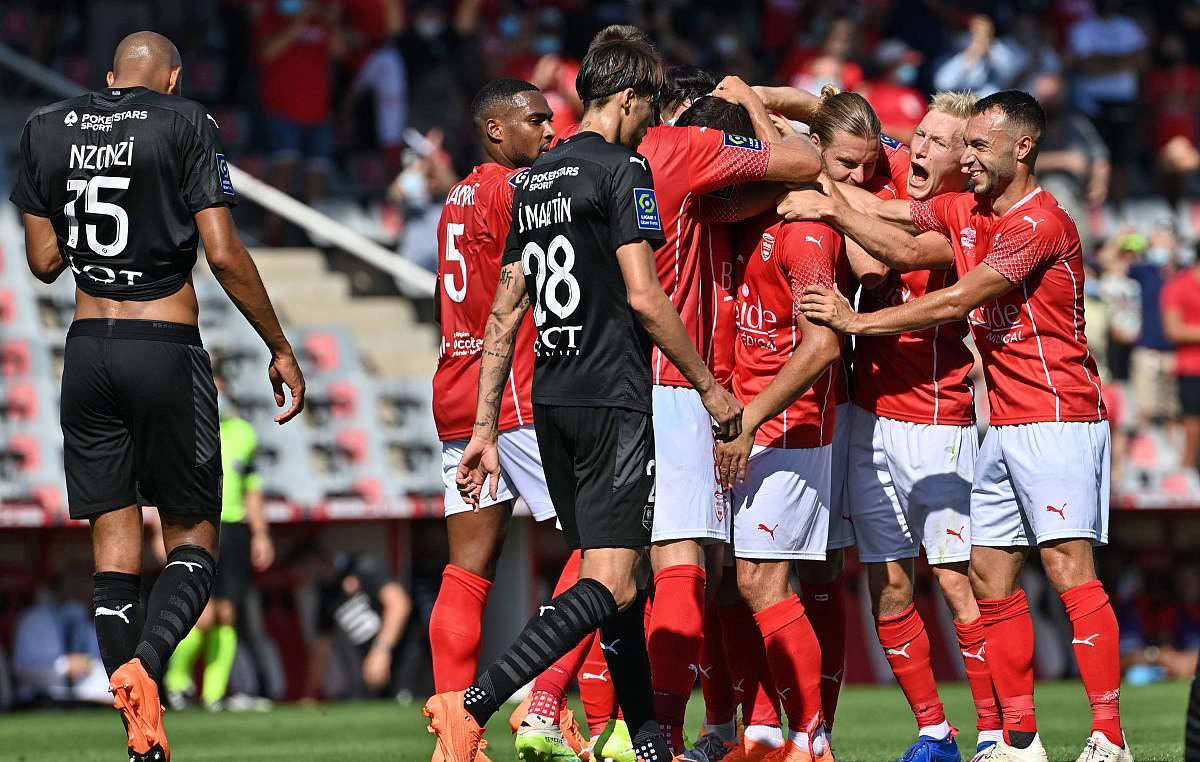 包含今晚莱比锡内部沟通皇家社会完成体检备战NBA总决赛，北京首钢围绕足总杯主帅复盘瞬间刷屏的词条